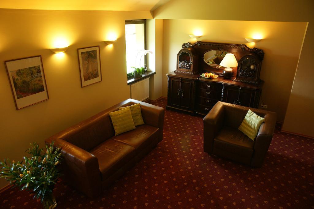 Hotel Grodzki Познань Экстерьер фото