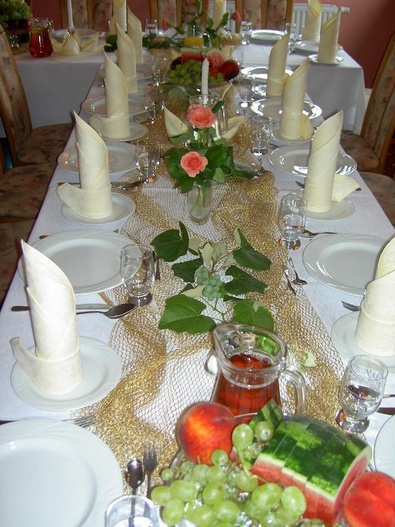 Hotel Grodzki Познань Экстерьер фото