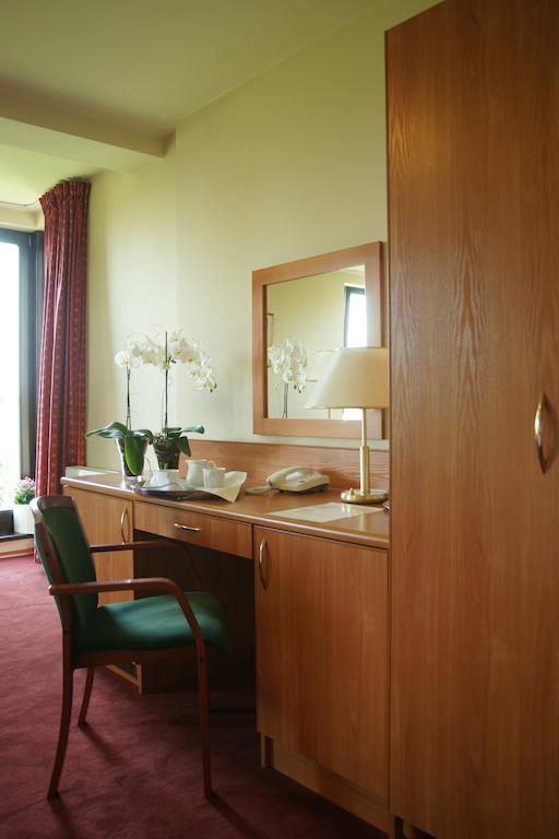 Hotel Grodzki Познань Экстерьер фото