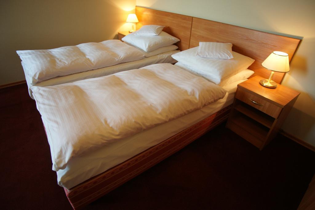 Hotel Grodzki Познань Экстерьер фото